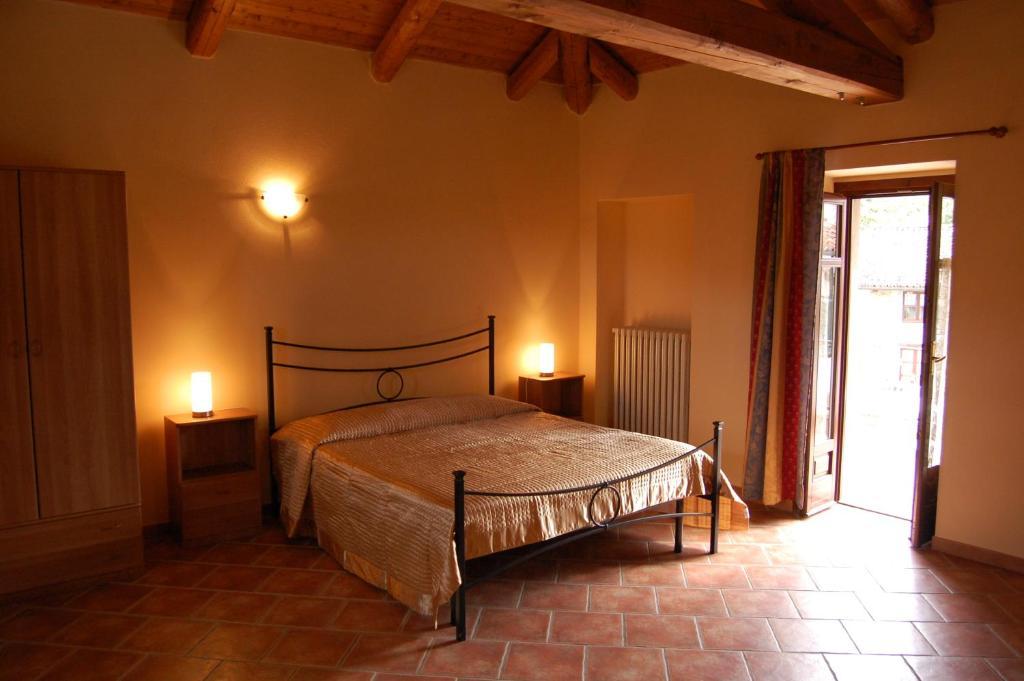 Agriturismo 'D Raine Montelupo Albese Rom bilde