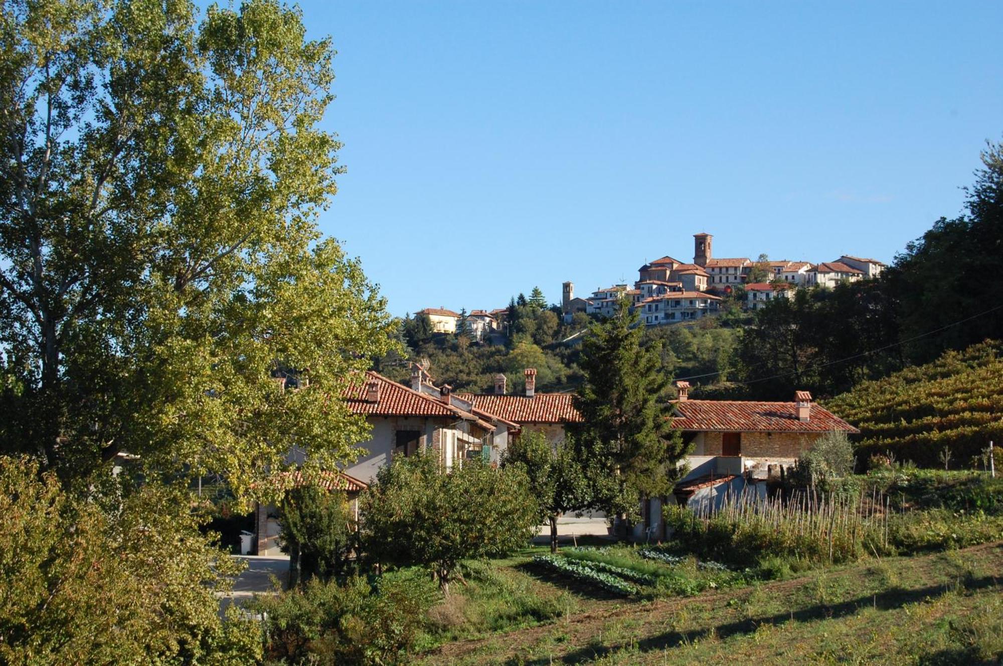 Agriturismo 'D Raine Montelupo Albese Eksteriør bilde